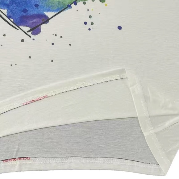 NWT 🤍🏳️🌈 WHITE RAINBOW STRIPED HEART PRIDE CREW LONG SLEEVE TSHIRT Women’s M - Picture 4 of 6